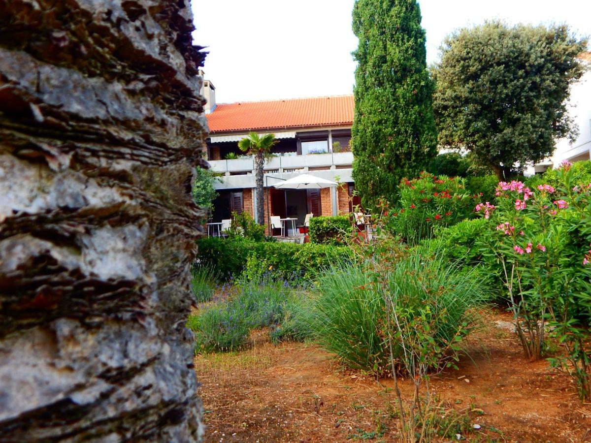 Apartmani Jutro Novalja Exterior foto